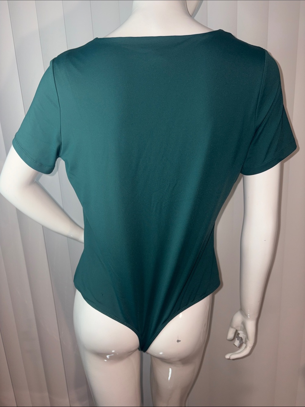 House of Harlow 1960 Deep V-Neck Short Sleeve Bodysuit Teal XL - Picture 2 of 6